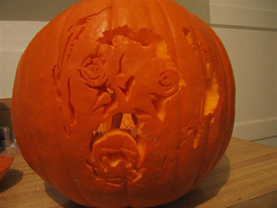 2004.10.17.halloween.pumpkin.01