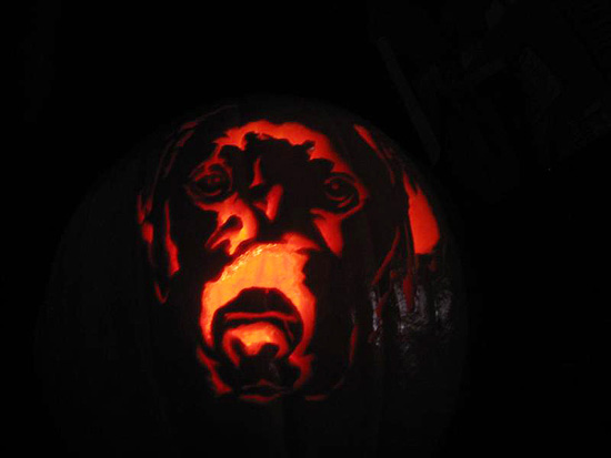2004.10.17.halloween.pumpkin.06